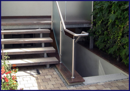 Sanierung Terasse, Treppenabgang und Geländer (nachher)